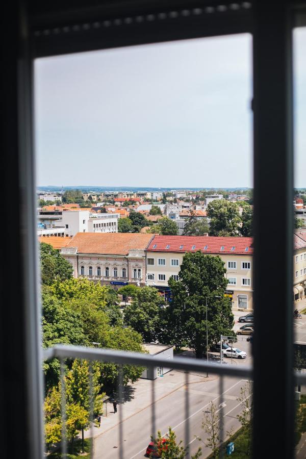 Paola * Slavonski Brod